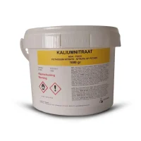 Bucket with 1 kg of fine white potassium nitrate powder.