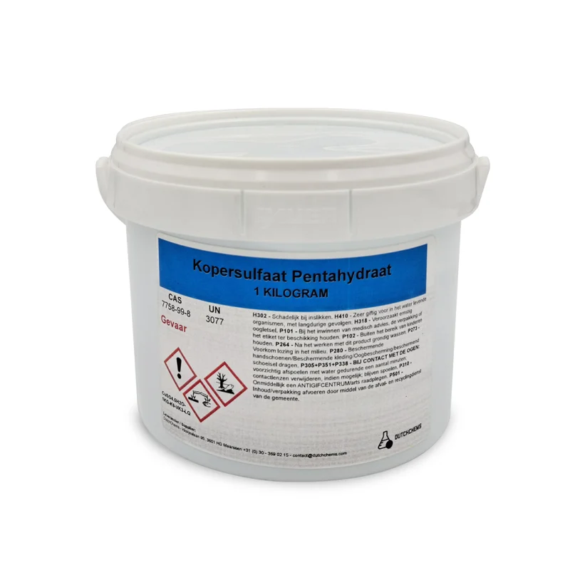 Bucket containing 1 kilogram of copper sulphate pentahydrate, provided with safety information and warning symbols.