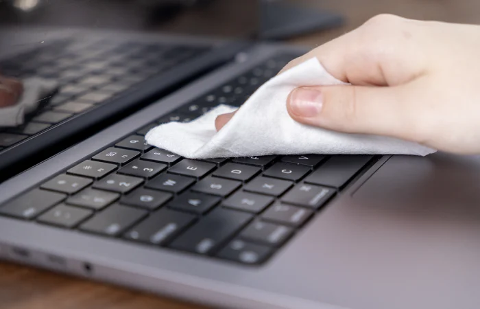 Cleaning electronics: safely clean your laptop, keyboard and circuit board