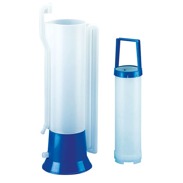 PIPW-001-001 White and blue portable water pump with filtration system, ideal for chemical and fluid transfer applications.