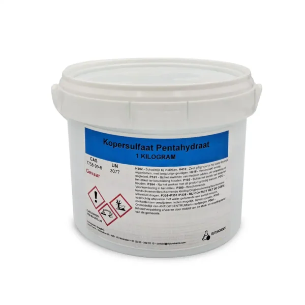Bucket containing 1 kilogram of copper sulphate pentahydrate, provided with safety information and warning symbols.