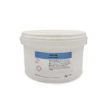 Bucket with 2 kilograms of urea, provided with safety information and instructions for use.